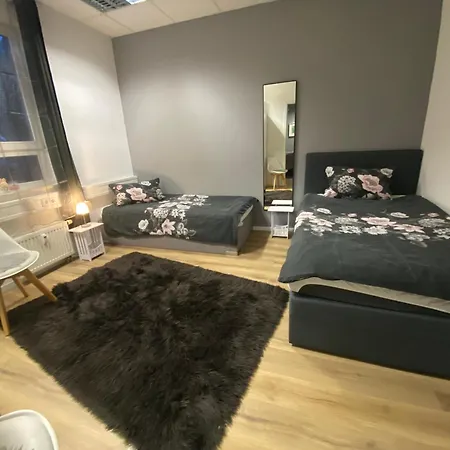 1 Mit Gemeinschaftsraeumen, Tiefgarage Apartment